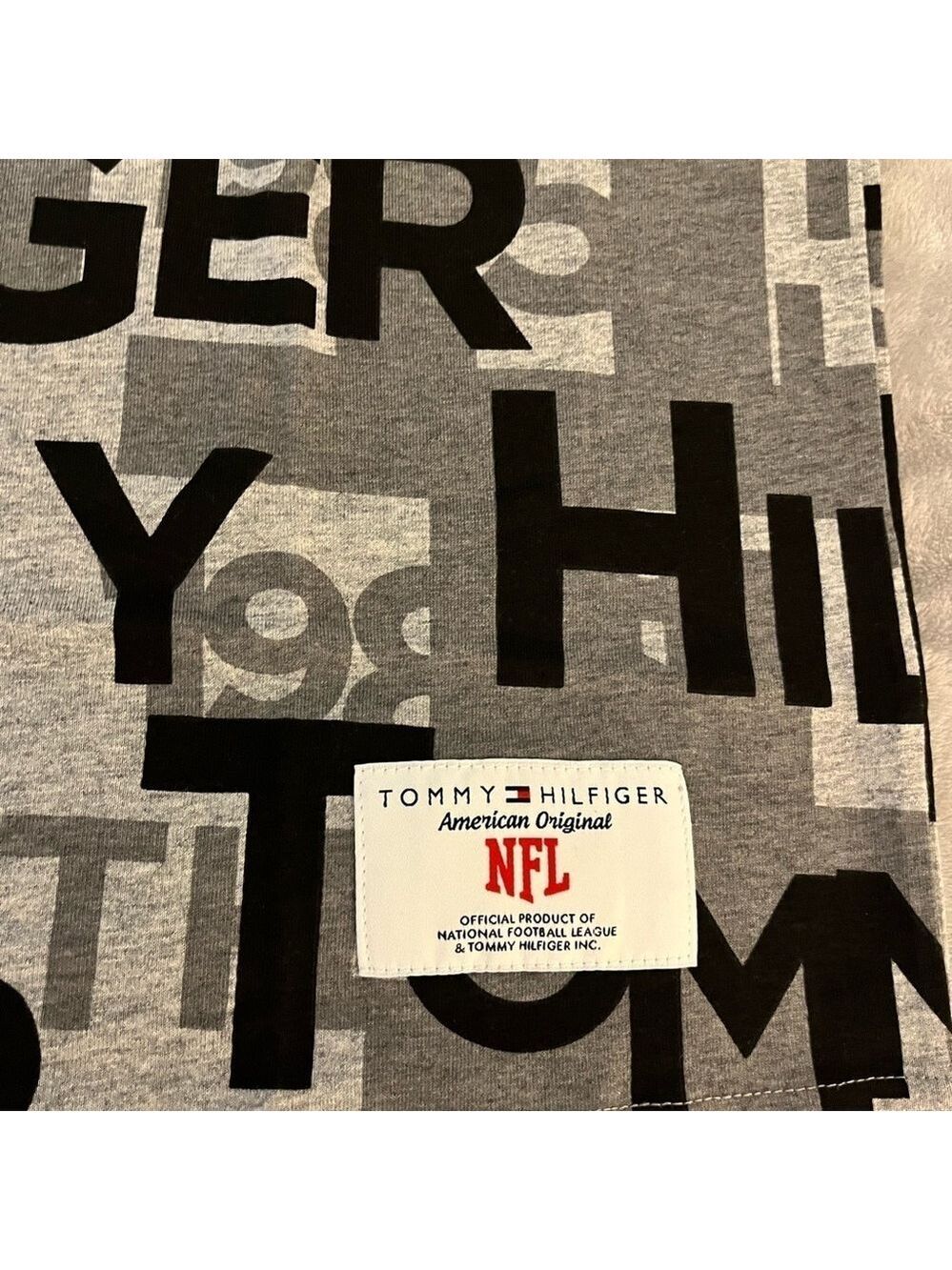 Tommy Hilfiger Cleveland Browns T Shirt - Picture 4 of 4